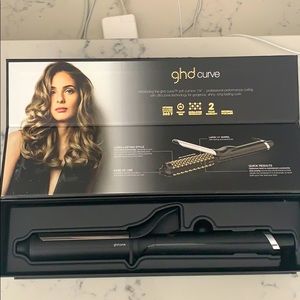 SOLD - GHD soft curve 1 1/4 curling iron